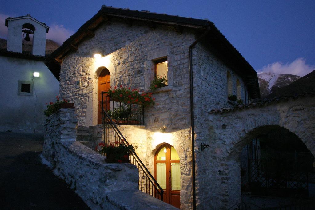 B&B Cascina Dell'Orso Castelsantangelo sul Nera Exterior photo